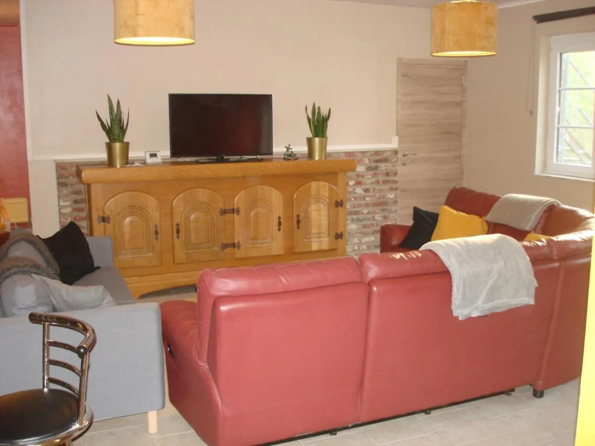 Appartement Courcelles 0*,